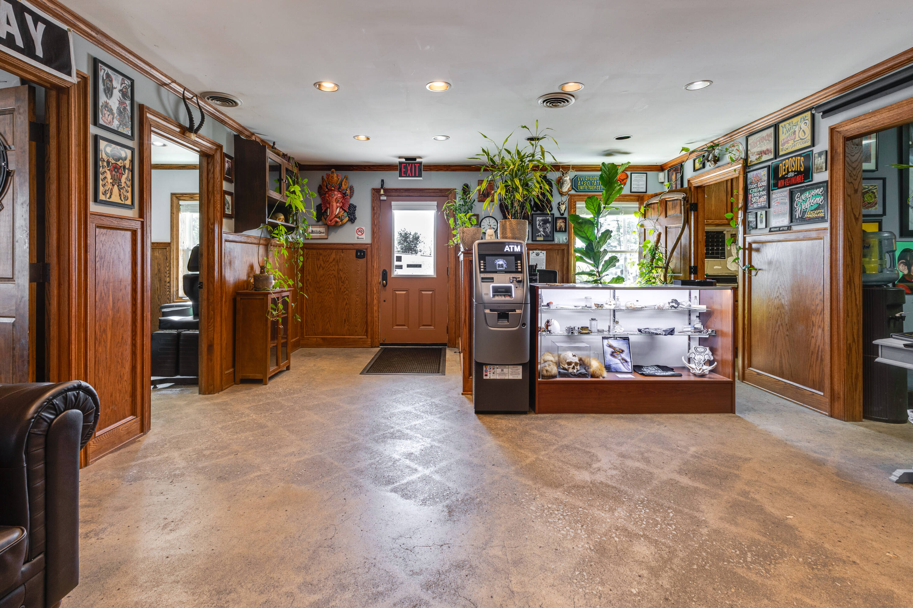 Multi-purpose Building in Great Location